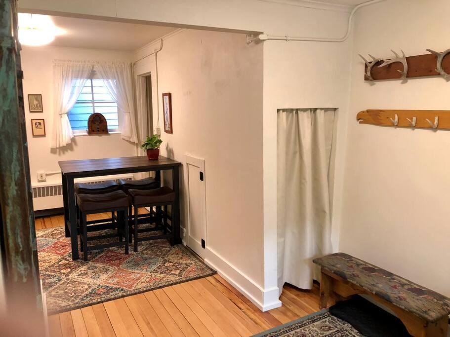 Coastal Cabin - Downtown Historical Log Home أنكوراج المظهر الخارجي الصورة